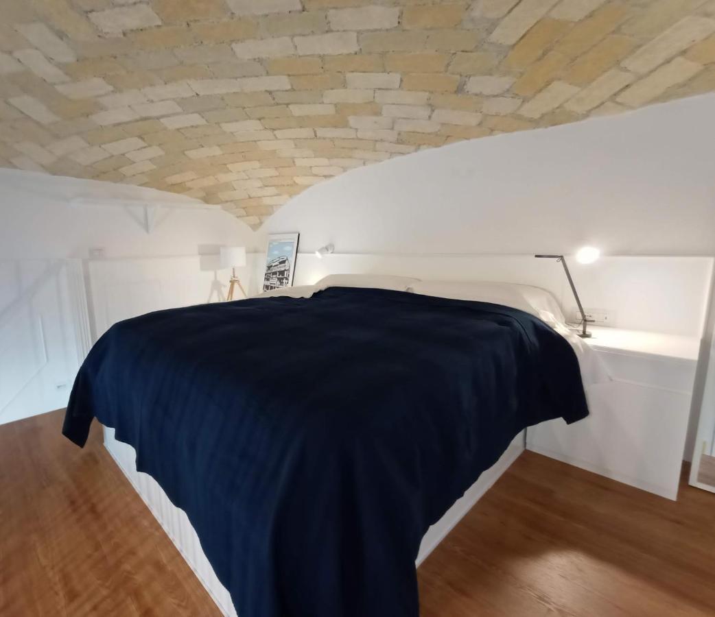 Tolli Colosseo Apartment Rome Bagian luar foto