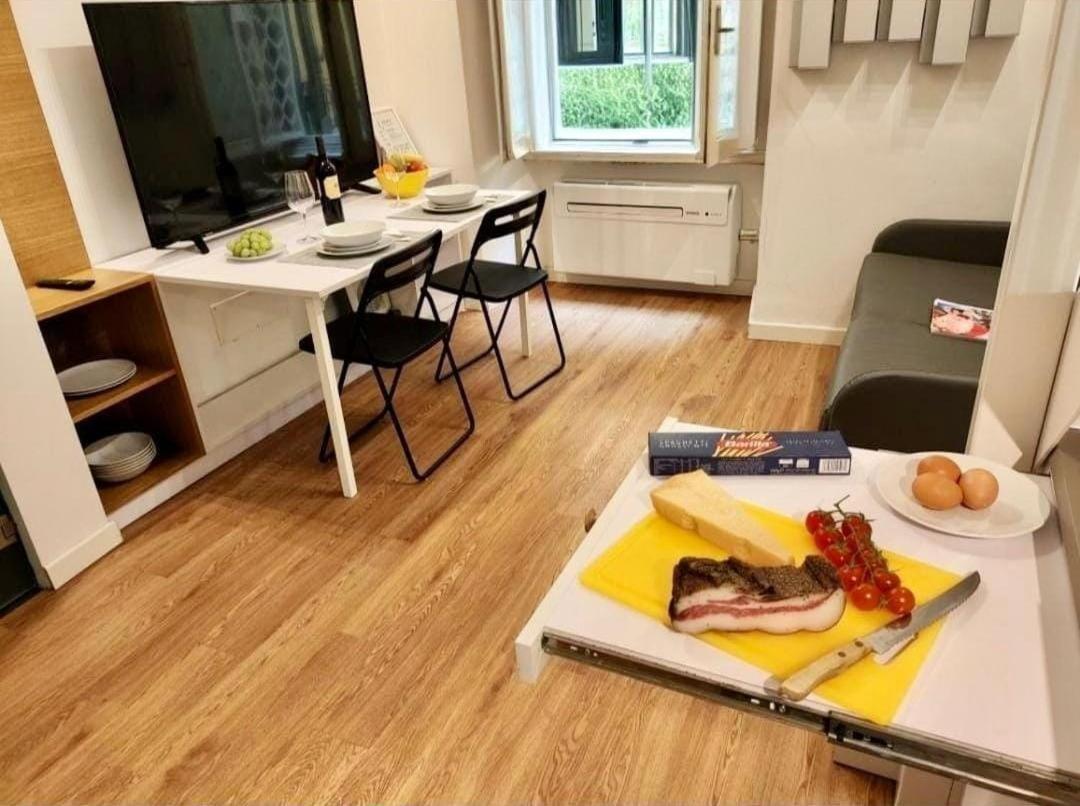 Tolli Colosseo Apartment Rome Bagian luar foto